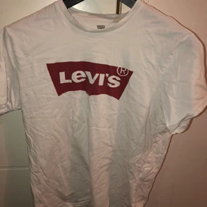 Levis T- shirt - Storlek M