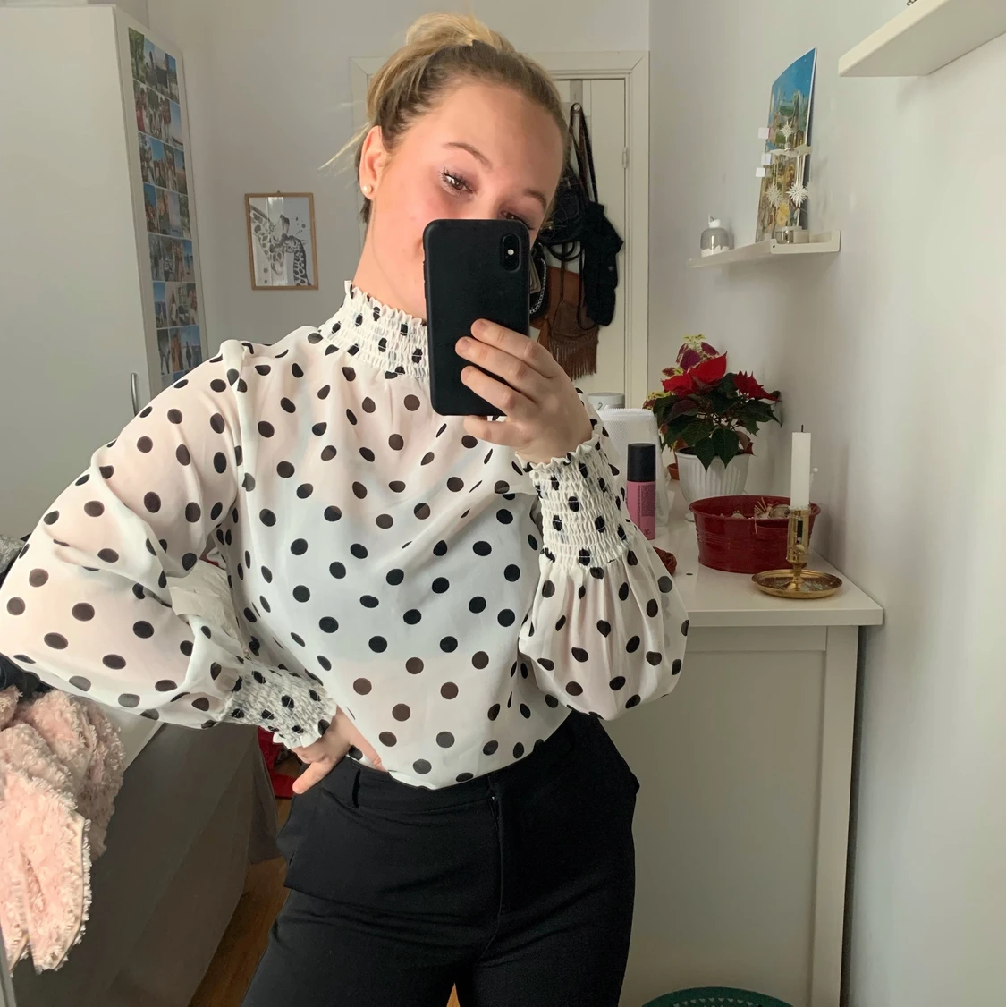 Prickig topp/blus från Gina Tricot