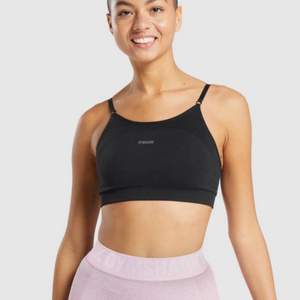 Sport-bh från gymshark i storlek M. Aldrig använd. Nypris 399kr. 