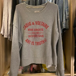 Zadig tröja  - Tröja från Zadig & Voltaire . Extremt sparsamt använd och är så gott som ny. Köpt på Jackie för 1 år sedan. Nypris: 2100kr. 