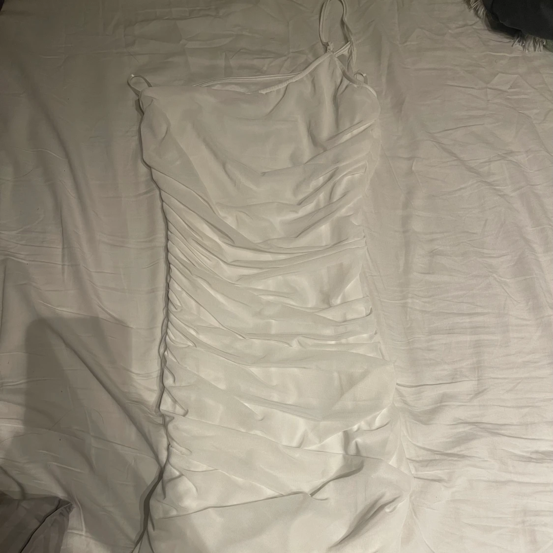 Oneshoulder klänning 