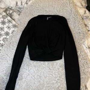 Topp - En basic topp i storlek s men passa bra till folk som har xs använt den 5-6 gånger