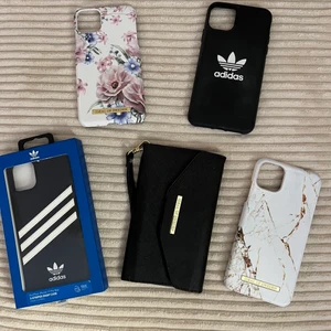 Skal iPhone 11 PRO Max  - Säljer ett paket med fina skal till iPhone 11 PRO Max, paketpris för alla är 250kr annars 60kr styck 🌸 Det blommiga har en liten spricka som kan visas om så önskas. 😊 Betalas med swish och köparen står för frakten!