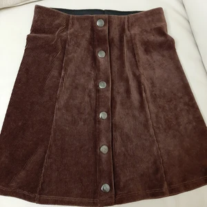 Kjol från Ginatricot  - Använd en gång. Från Gina Tricot i storlek XS. 