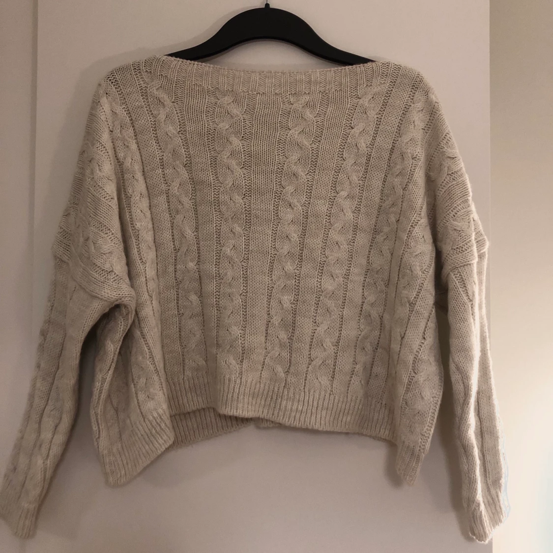 Stickad vit tröja - 91