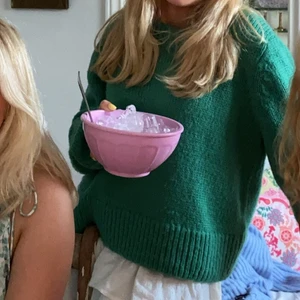 Stickad tröja - Säljer denna jättefina gröna tröjan från Lindex😍😍 frakten kostar 66💞