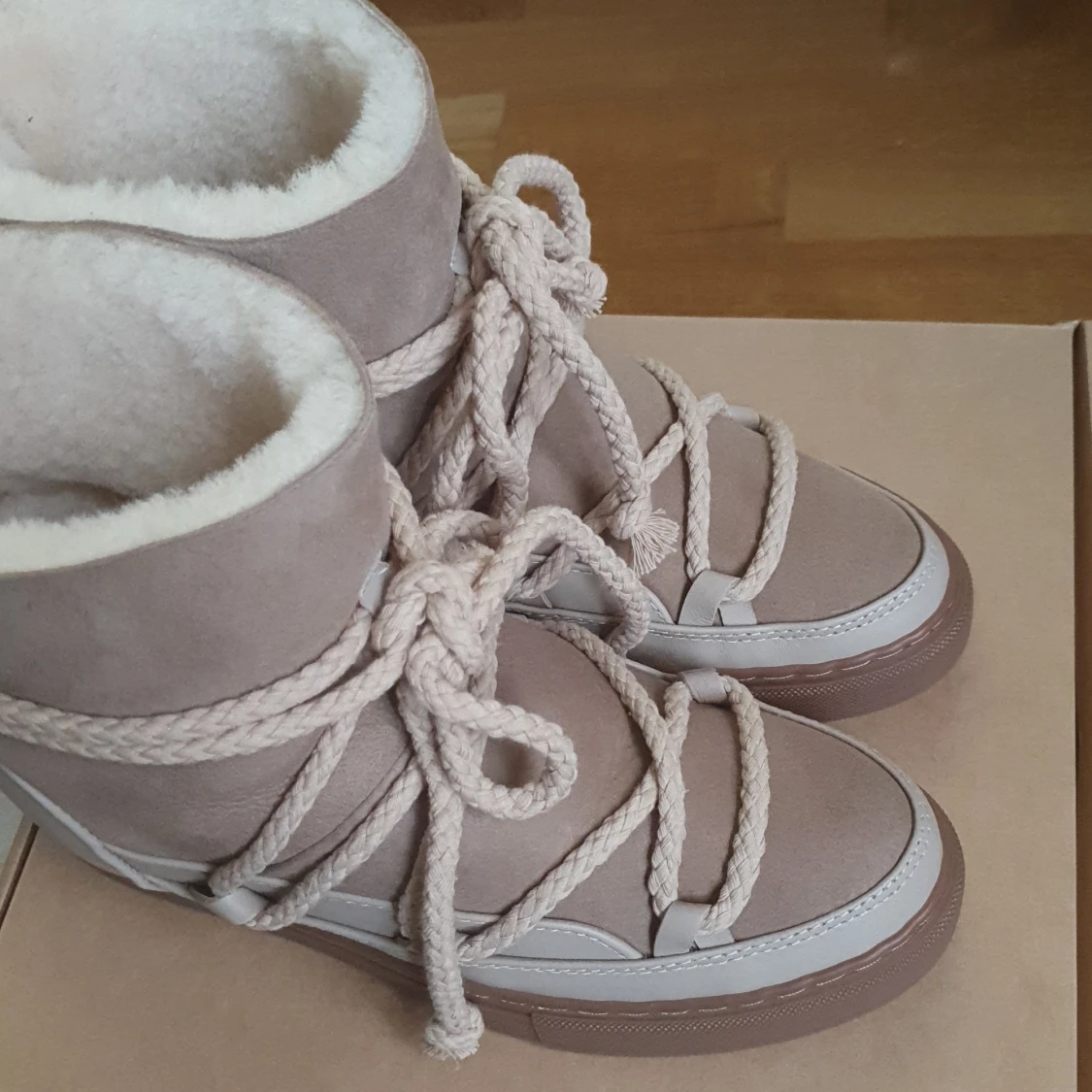 Inuikii vintersko beige - 91