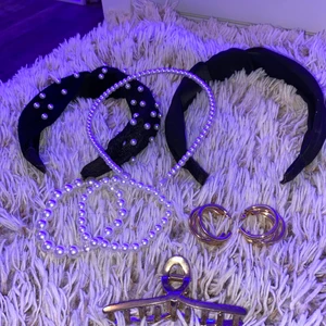 Diadem - Olika diadem örhängen och hårklämma