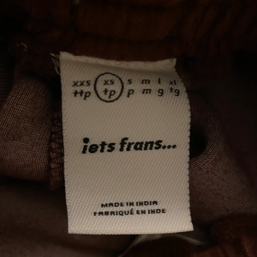 iets frans shorts size xs, but it’s a bit big so it could also be considered as size s. has been worn a few times and in really good condition. original price was 530 kr. . Shorts.