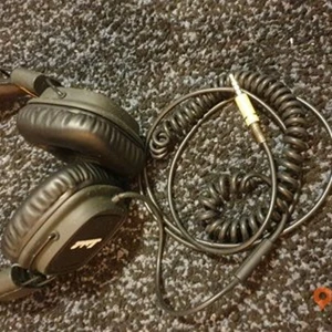 Marshall hörlurar - Marshall hörlurar kosta 1000 kr och säljas för 150 kr och ingen fel alls