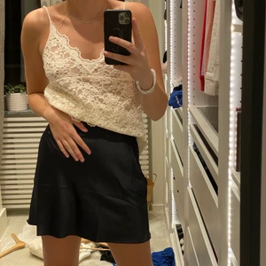 Linne  - Superfint virkat linne från rosemunde🙃🙃Priset är EXKLUSIVE frakt (justerbara band så man kan reglera storlek själv)