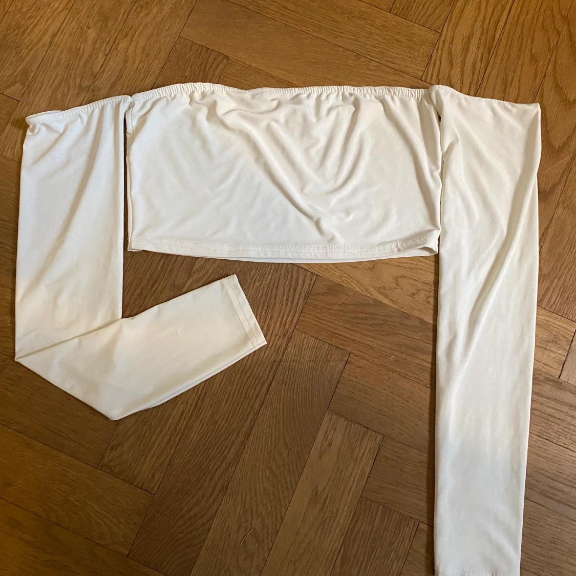 Offshoulder tubtopp tröja