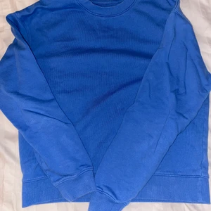 Sweatshirt  - Säljer denna jättefina sweatshirt ifrån Cubus då den är lite för liten för mig. Knappt använd så jättefint skick. Frakt ingår inte i priset❤️