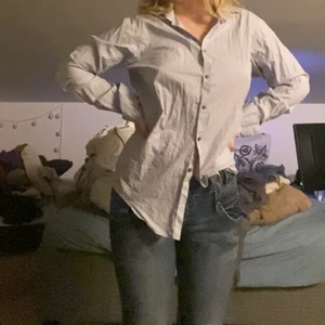 Ljusblå skjorta  - Ljusblå oversized skjorta 