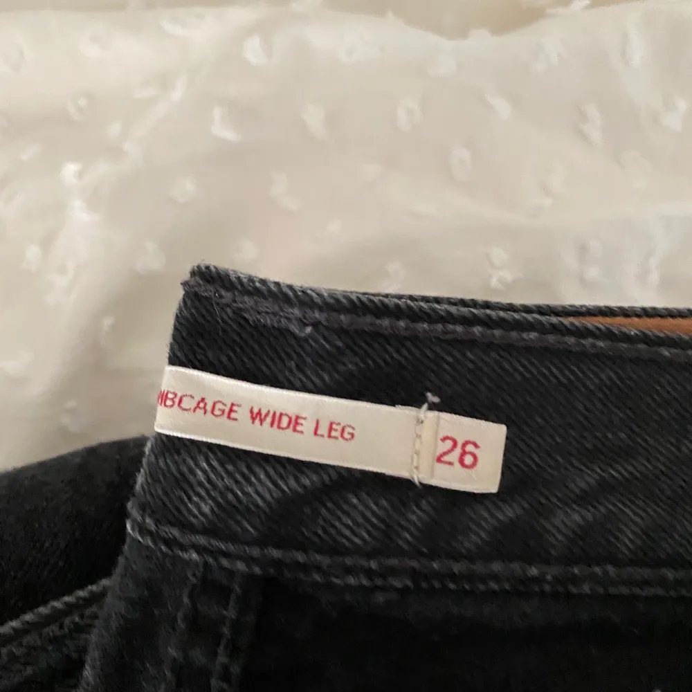 Levis jeans i perfekt skick, storlek 26/32! Skriv vid frågor. Jeans & Byxor.