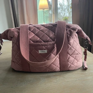 Newbie skötväska  - Nyskick 350kr 