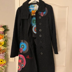 Desigual kappa - Superfin kappa från desigual, storlek 38, bra skick!🤩 köpare står för frakt💕