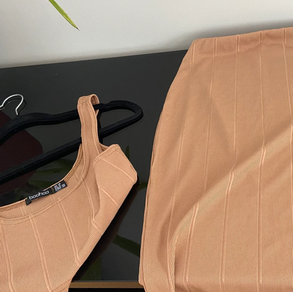 Set kjol & top Boohoo S brunt  - 91