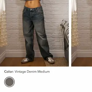 Oanvända lågmidjade boyfriend jeans från Urban Outfitters i storlek 26W 30L!