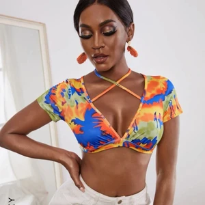 tröja - Endast testad, väldigt liten i storleken 