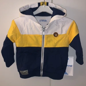 Munkjacka  - Munkjacka m zip från spanska Mayoral. Helt nytt kollektionsprov 