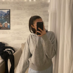 Hoodie - Grå hoodie