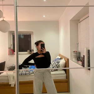 Svart festtopp  - Svart festtopp från NA-KD😇