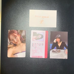 TWICE PHOTOCARDS - 23 kr för id kortet, 35 för dom andra. Dom är i perfekt skick och är officiella:) yuqisdahlia är min insta