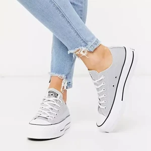 Converse lift - Gråa converse med platå, nästan helt oanvända 💕 Slutsålda överallt vad jag vet. De är i storlek 39 men lite för stora för mig, så skulle säga 39.5✨