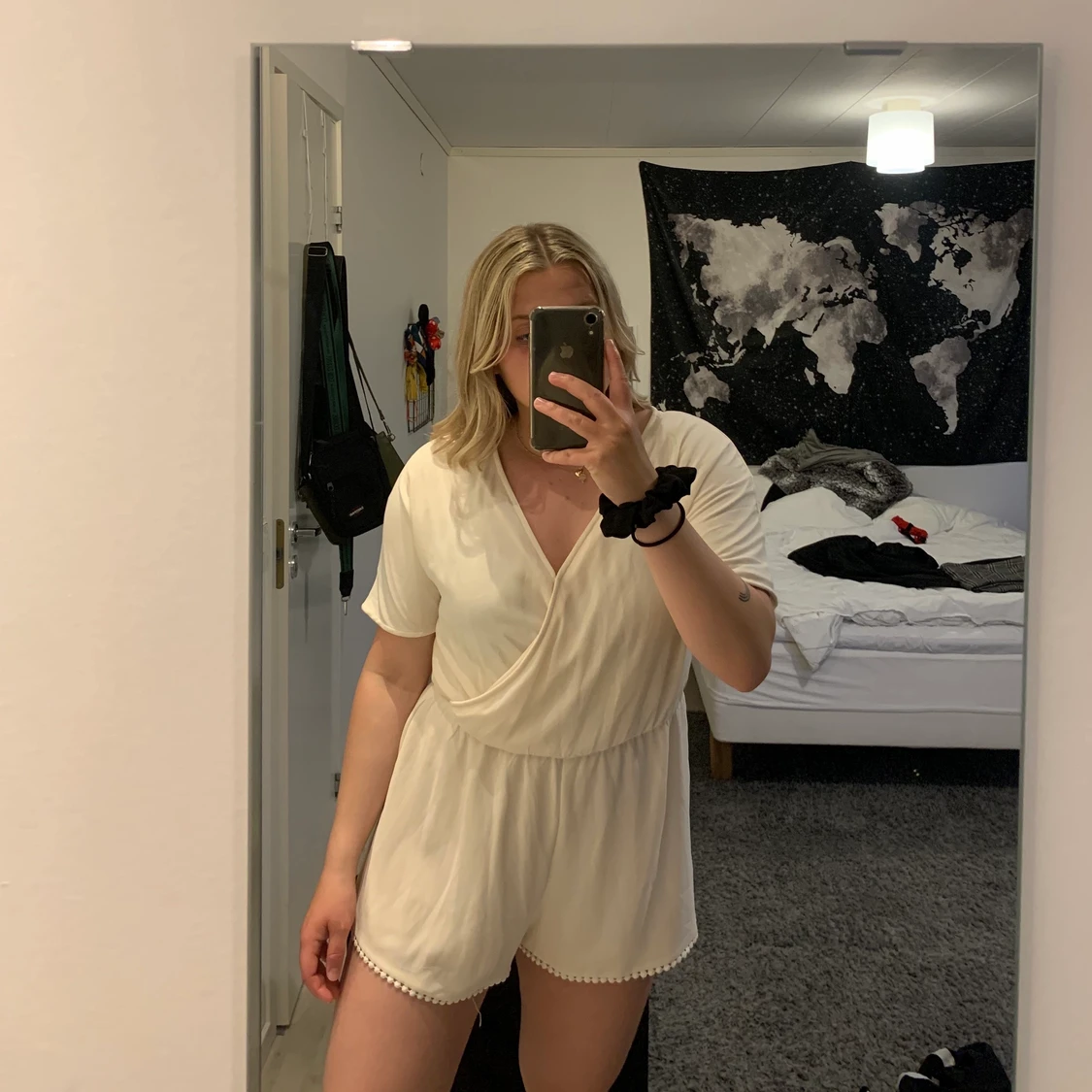 Cremevit playsuit