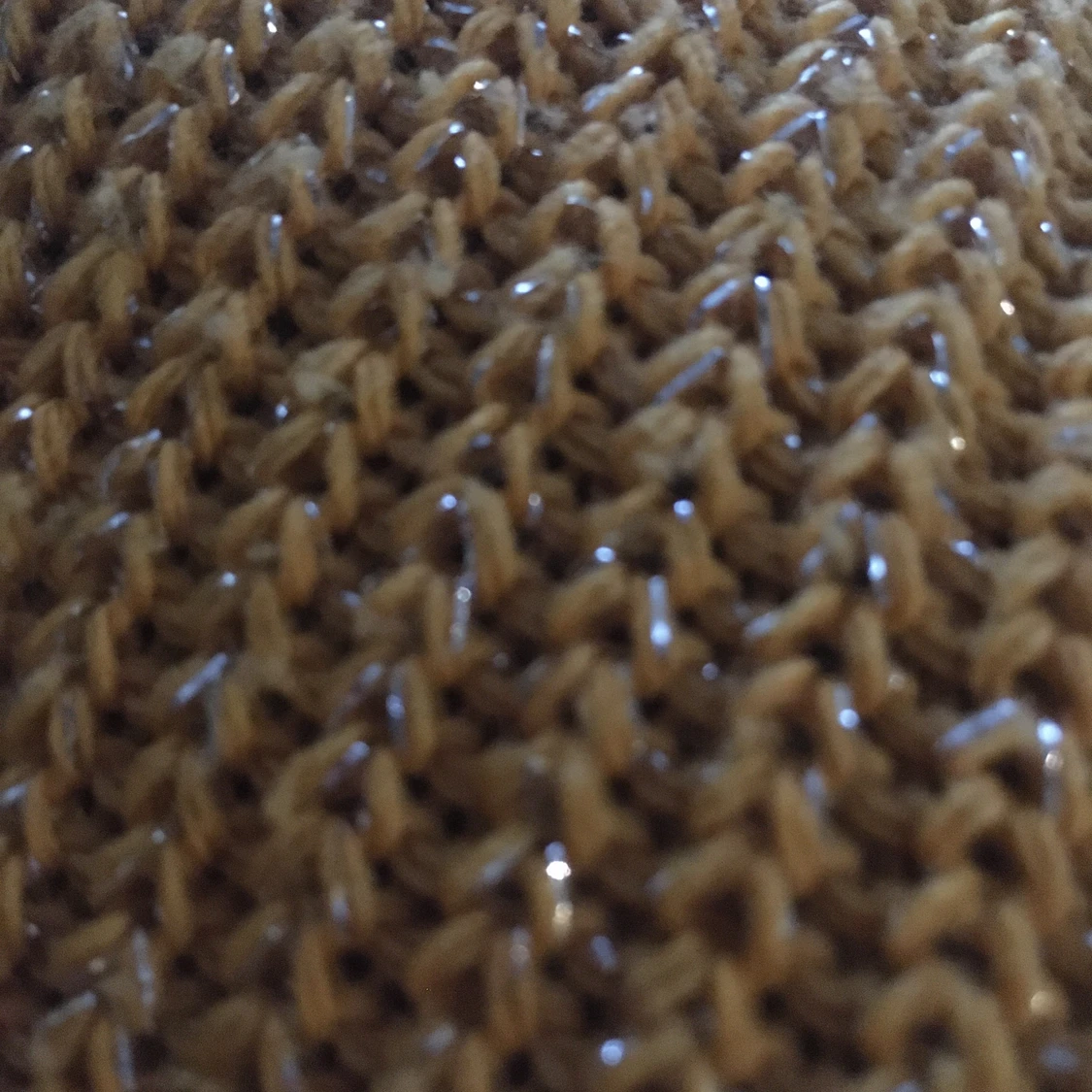 Gulglittrig Stickad tröja :)) - 90