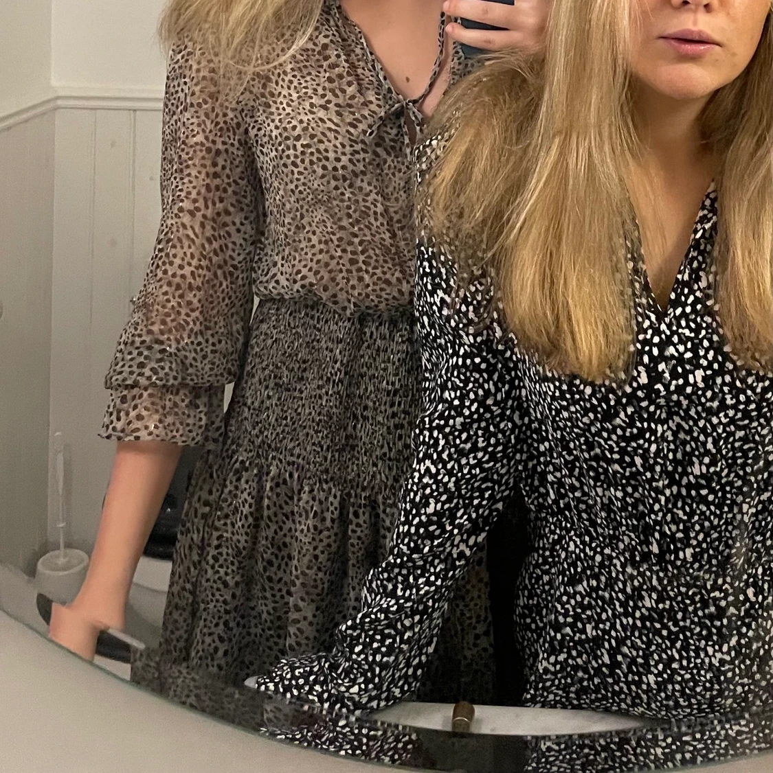 Spräcklig eftertraktad klänning säljes!