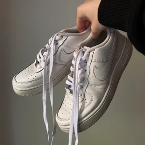 Nike air force 1  - Säljer nu mina Nike air force 1 eftersom jag har köpt nya✨