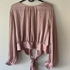 Blus - Använd ett par fåtal gånger