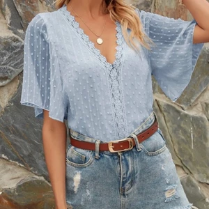 Tre blusar  - Fina blusar i ljusblå, rosa och beige 