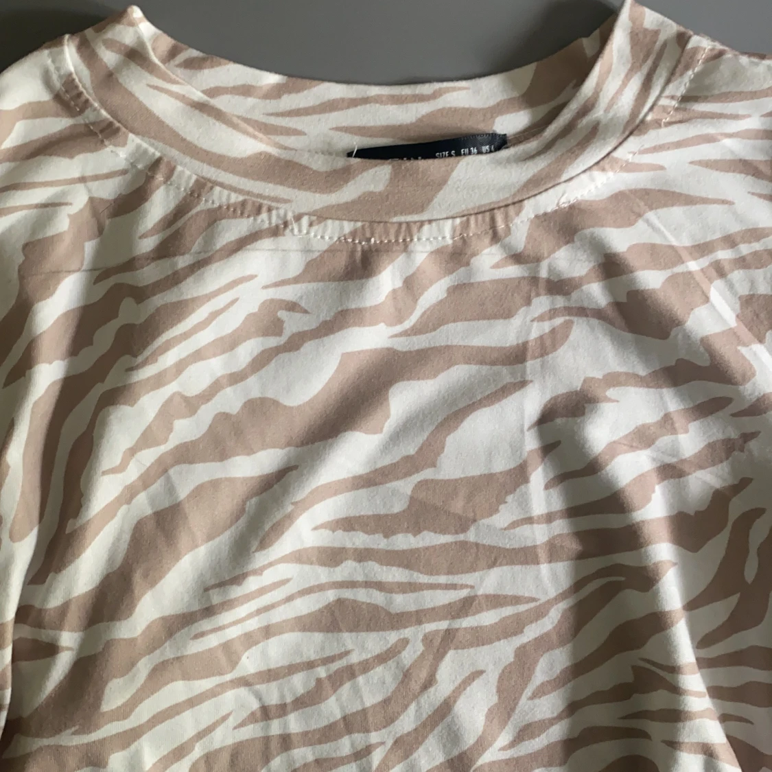 Zebra tröja med öppen rygg😍 - 91