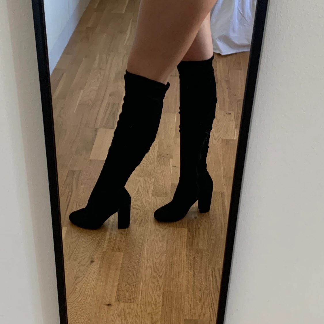 Knähöga svarta klackar! - 90