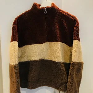 Mjuk teddy tröja - Jättemysig mjuk tröja i teddymaterial :) 