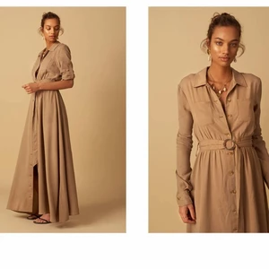 Söker Adoore maxi dress - Söker Adoore beige maxi safari dress. Den vita är också av intresse. Strl S eller M 💕💕