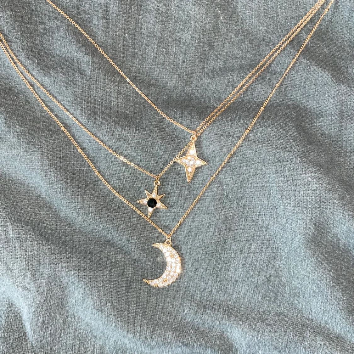 Långt tredelat halsband - 90