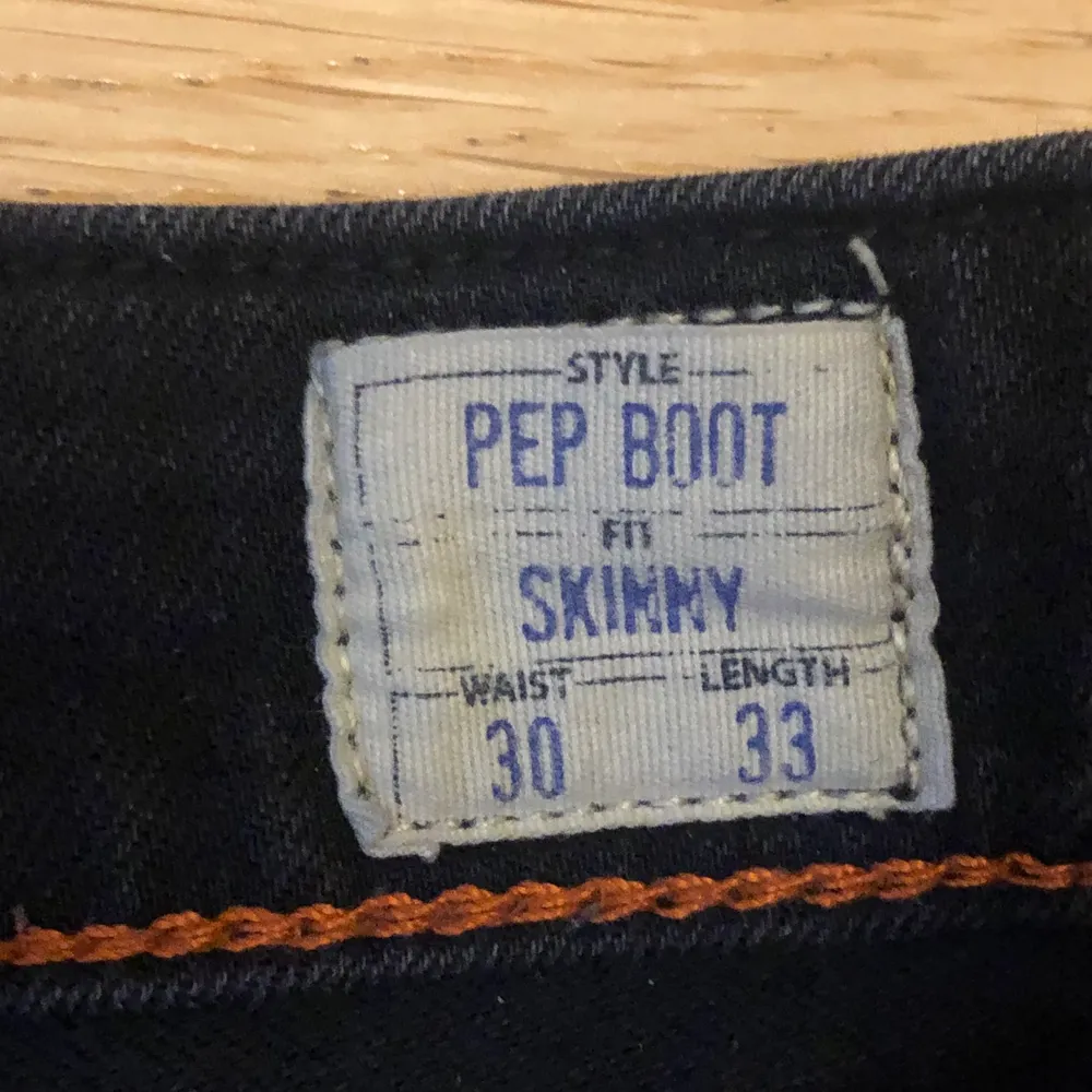 Dessa jeanse har jag fått av min kompis storasyster. I mycket bra skick. Alltid frakt.👍🏻💕. Jeans & Byxor.