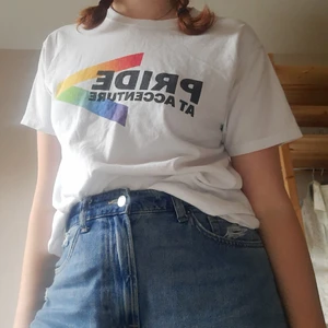 Pride t-shirt  - Pride t-shirt perfekt nu till juni om inte annat.