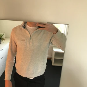 Sweatshirt small - Fint skick använd få gånger. Storlek small