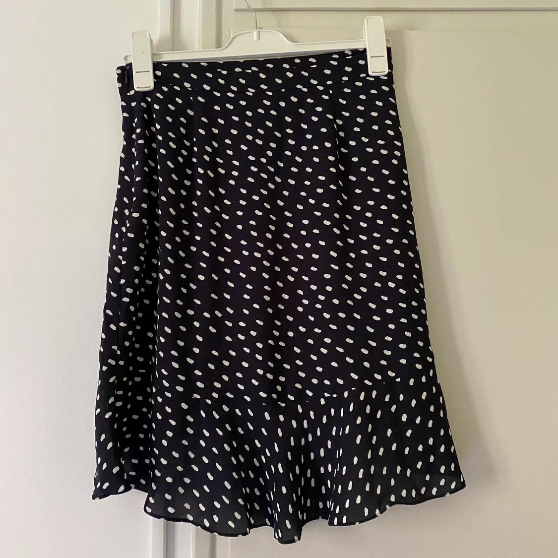 Marinblå prickig kjol - 90