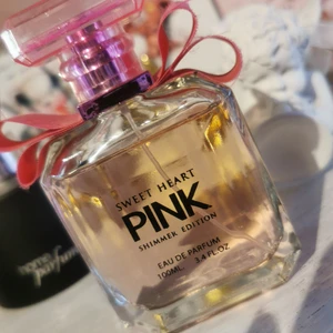Parfym - PINK parfym, endast testad var inget för mig
