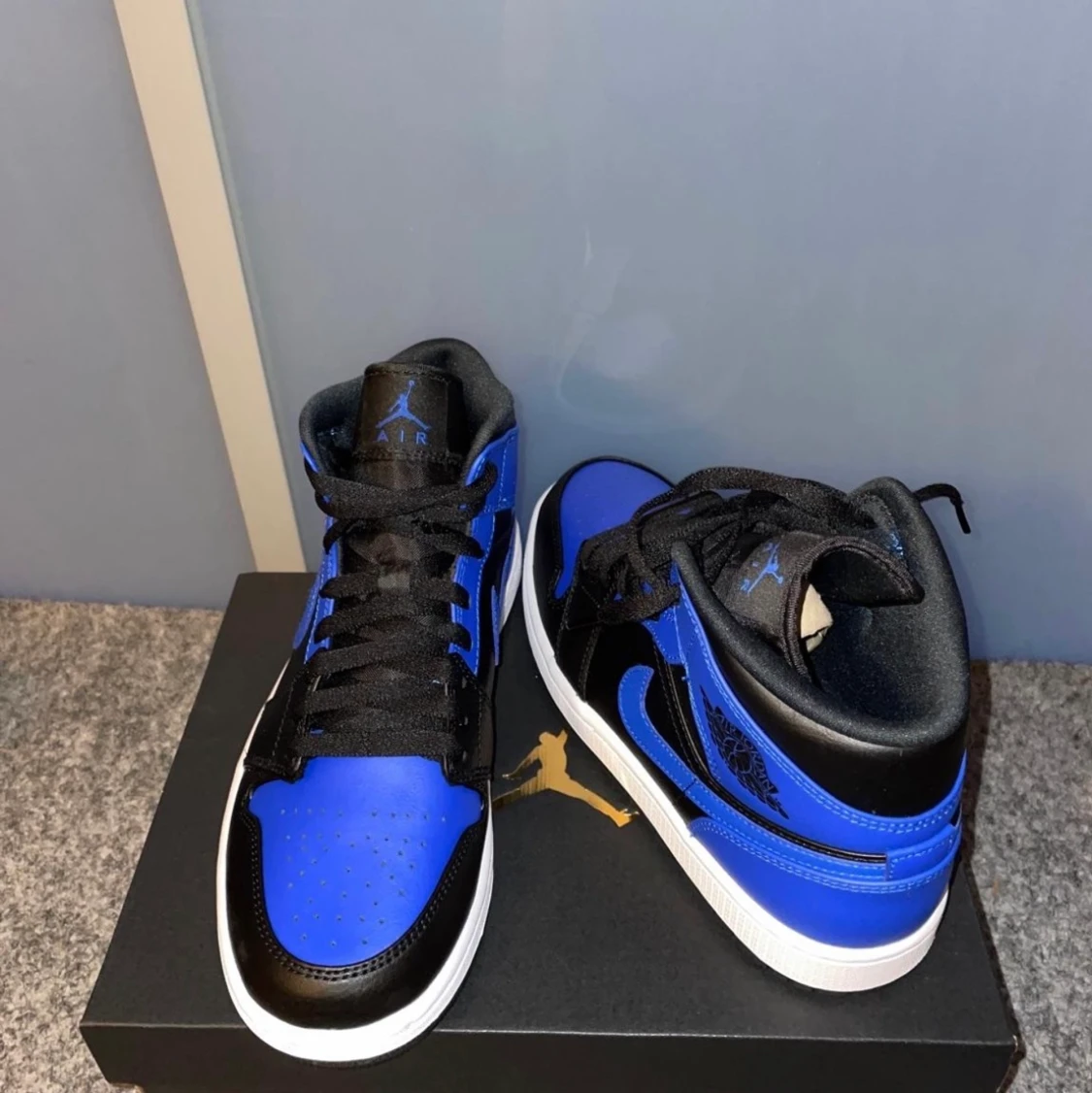Air Jordan 1 ”hyper royal” - 90