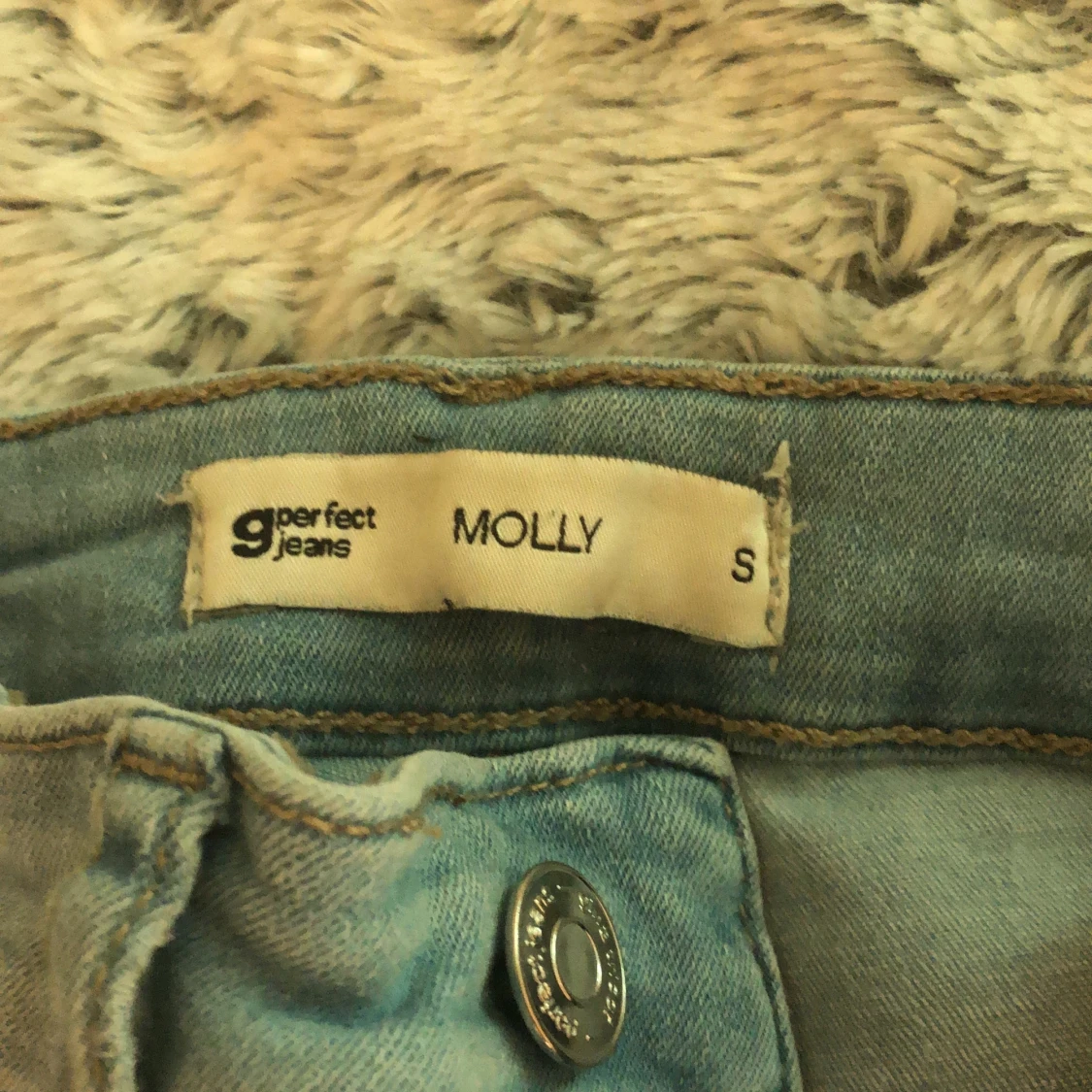 Molly jeans från Gina strl s högmidiade.