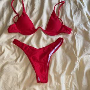 Säljer denna röda bikini som jag aldrig använd då jag har jätte många redan! 🤍 Väldigt fin färg!