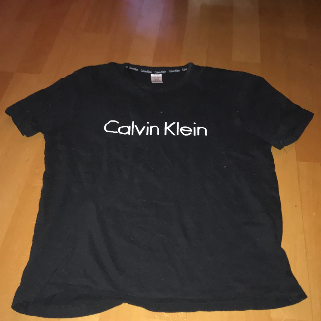 Svart Calvin klein tshirt - 90