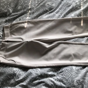 gina tricot kostym byxor dam - oanvända passade inte, drygt 2 månader sen ja köpte dem för 499kr 